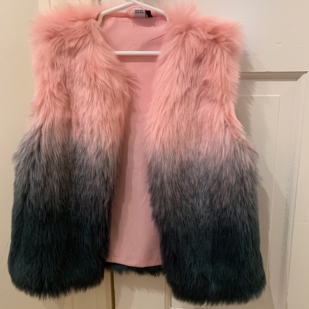 3 Pommes faux fur girls vest size 7/8 nwot
